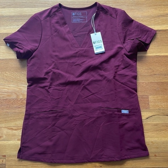 Figs Casma Three-Pocket burgundy Scrub Top NWT small - Picture 1 of 3